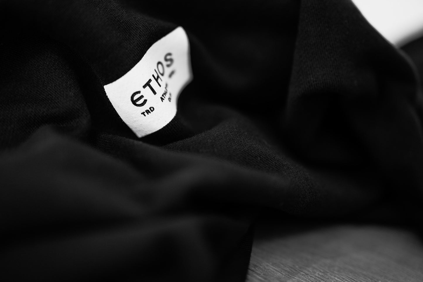 TRD MRK CROPPED CREW
